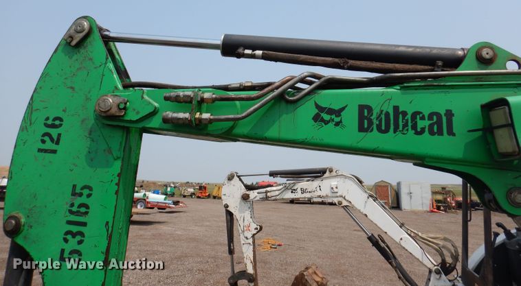 image for item IQ9740 2005 Bobcat 334  mini excavator