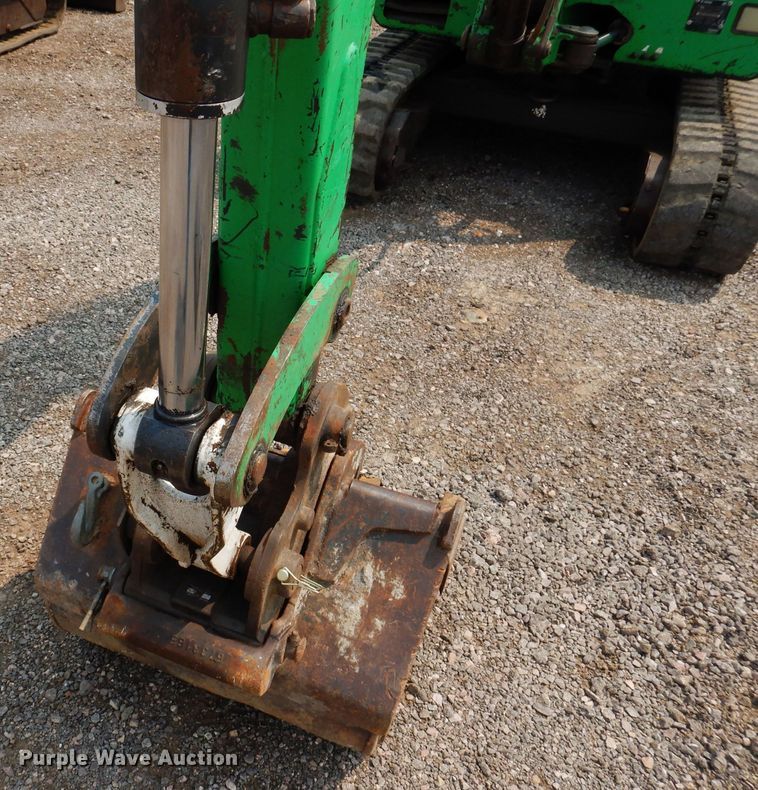 image for item IQ9740 2005 Bobcat 334  mini excavator