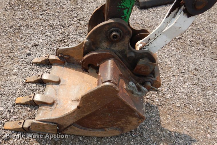 image for item IQ9740 2005 Bobcat 334  mini excavator