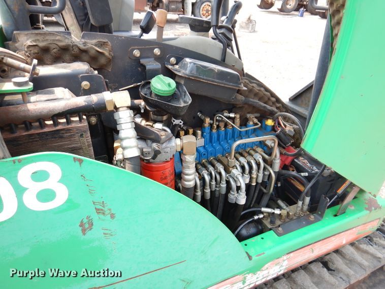 image for item IQ9740 2005 Bobcat 334  mini excavator