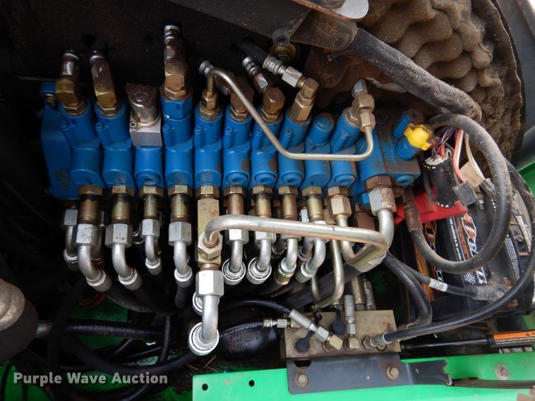 image for item IQ9740 2005 Bobcat 334  mini excavator