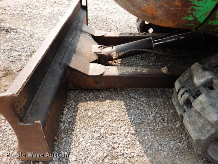 image for item IQ9740 2005 Bobcat 334  mini excavator