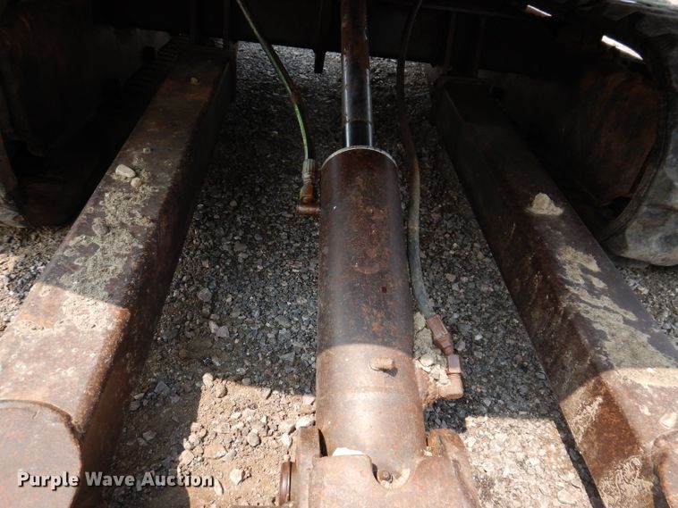 image for item IQ9740 2005 Bobcat 334  mini excavator