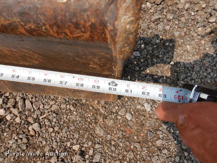 image for item IQ9740 2005 Bobcat 334  mini excavator