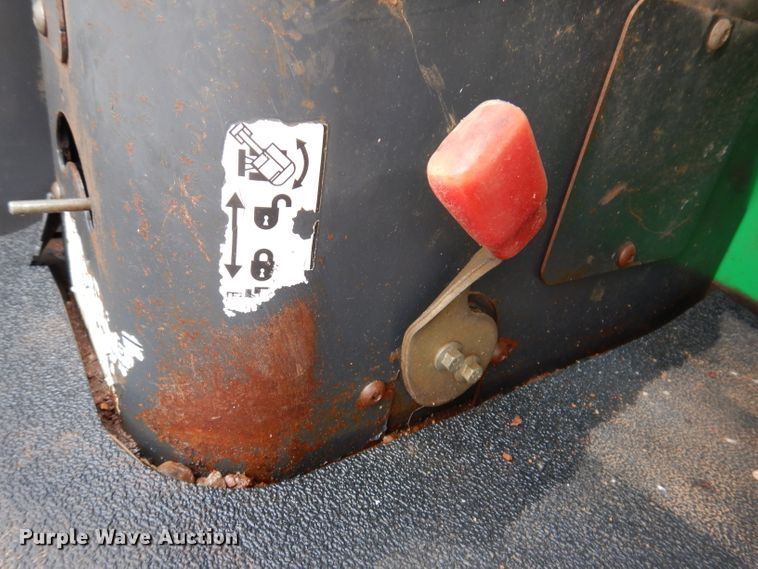 image for item IQ9740 2005 Bobcat 334  mini excavator