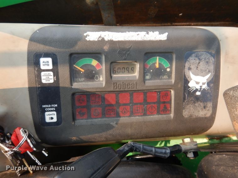 image for item IQ9740 2005 Bobcat 334  mini excavator