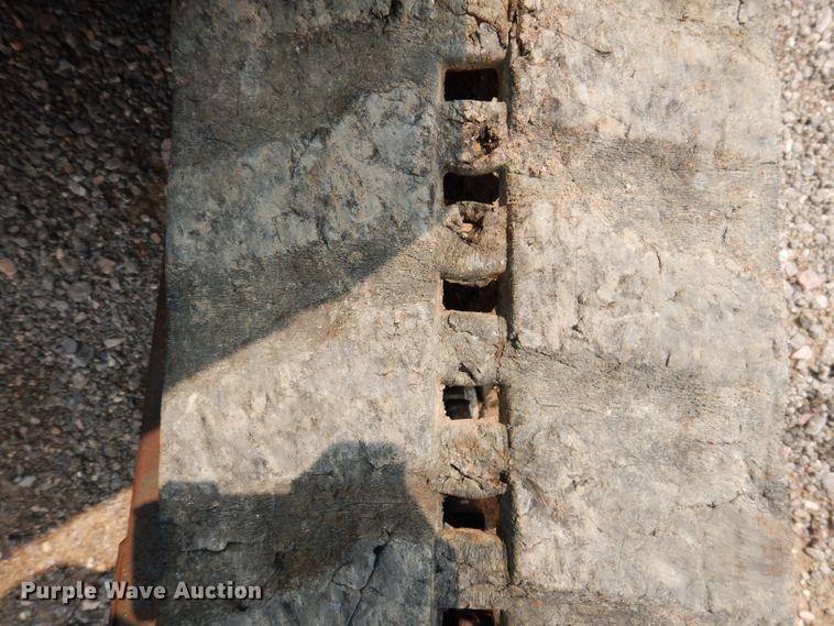 image for item IQ9740 2005 Bobcat 334  mini excavator