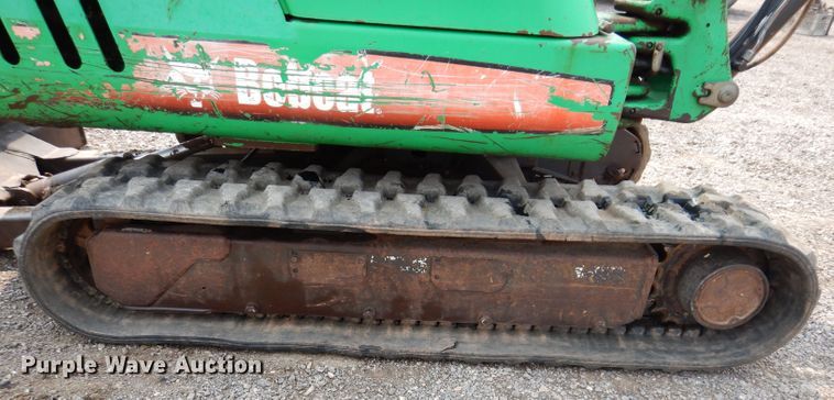 image for item IQ9740 2005 Bobcat 334  mini excavator
