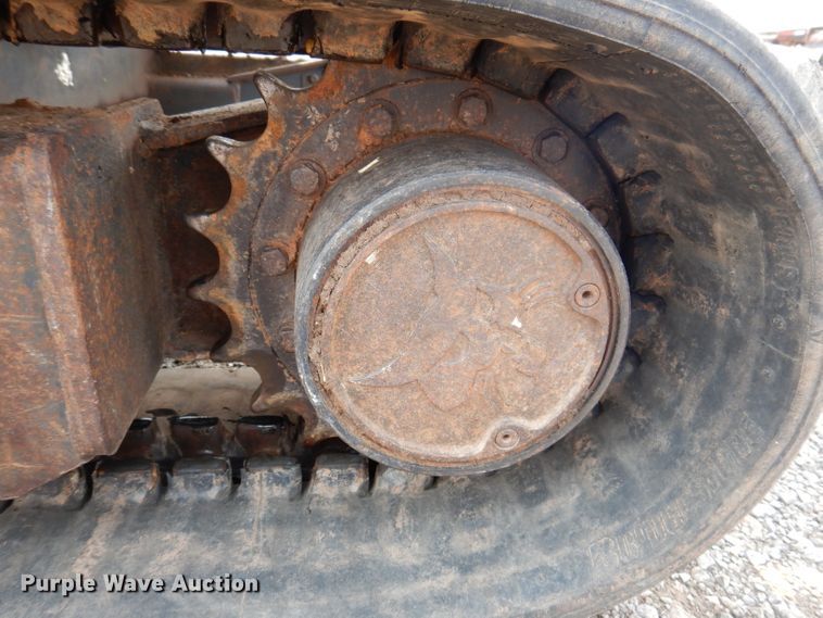 image for item IQ9740 2005 Bobcat 334  mini excavator