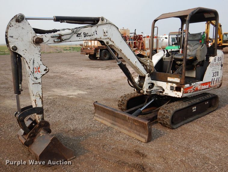 image for item IQ9741 2006 Bobcat 331  mini excavator