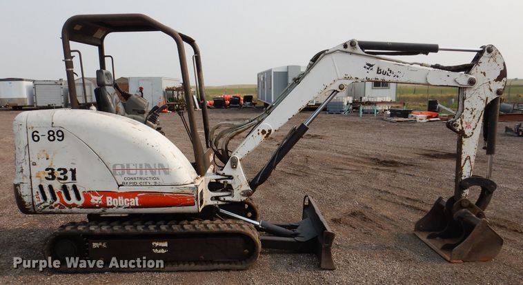 image for item IQ9741 2006 Bobcat 331  mini excavator