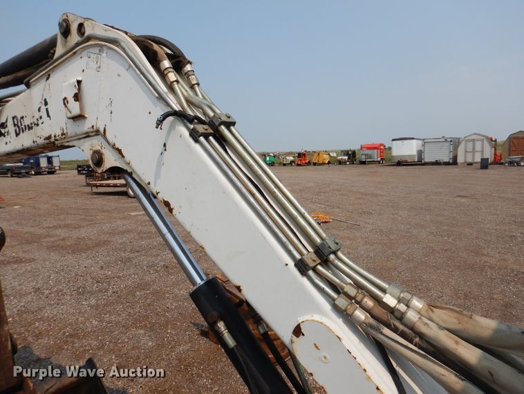 image for item IQ9741 2006 Bobcat 331  mini excavator