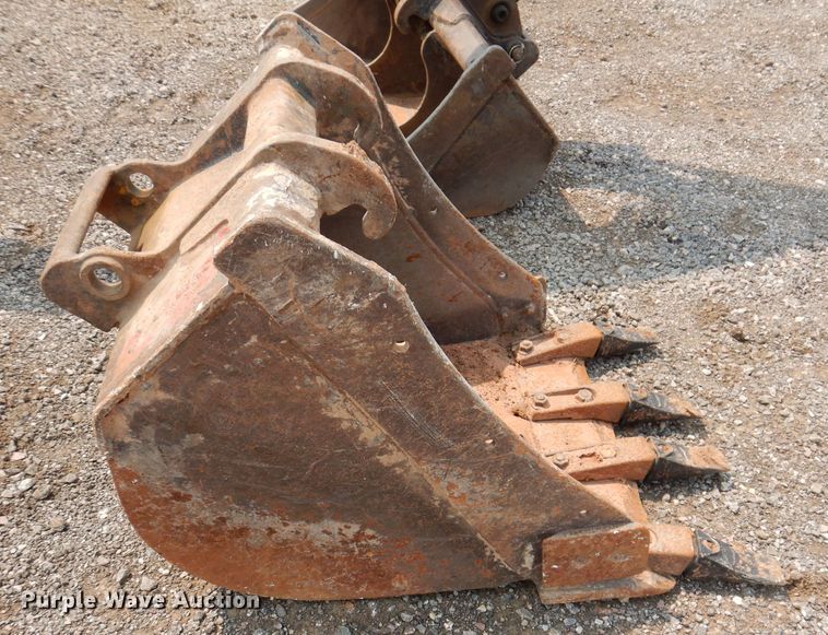 image for item IQ9741 2006 Bobcat 331  mini excavator