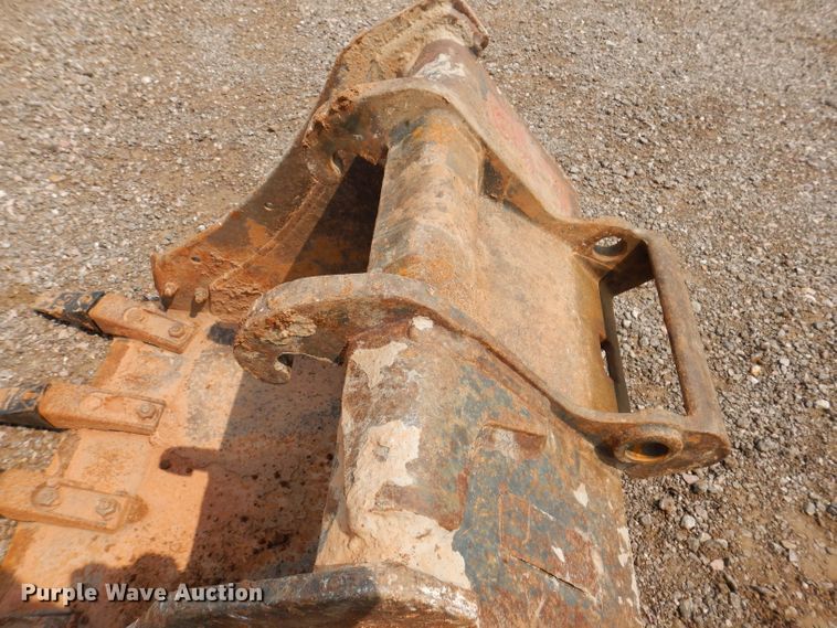 image for item IQ9741 2006 Bobcat 331  mini excavator