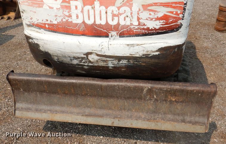 image for item IQ9741 2006 Bobcat 331  mini excavator