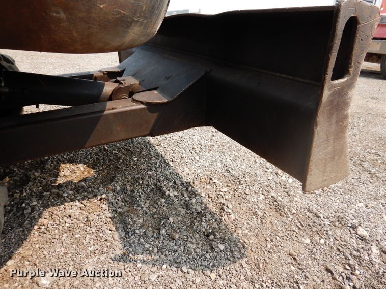 image for item IQ9741 2006 Bobcat 331  mini excavator