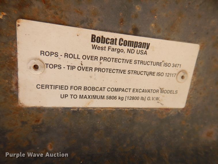 image for item IQ9741 2006 Bobcat 331  mini excavator