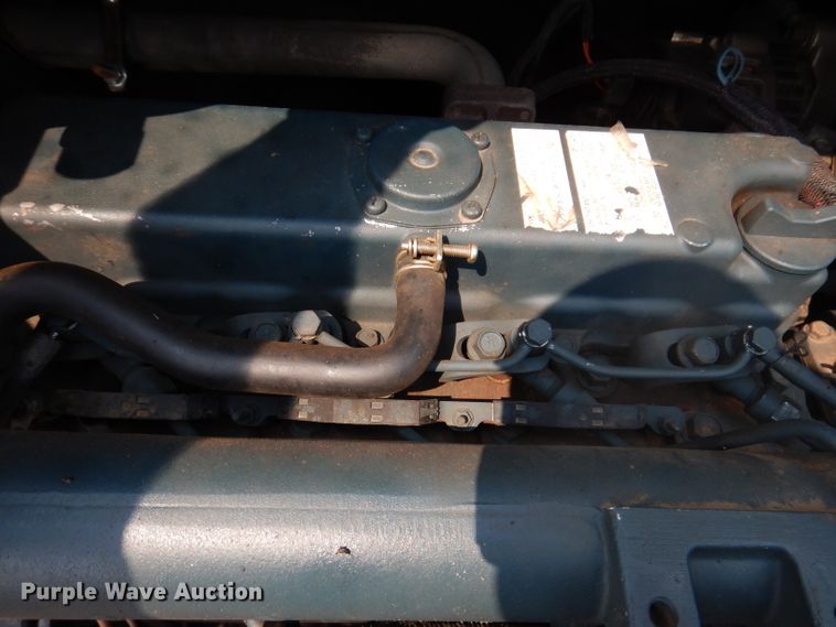 image for item IQ9741 2006 Bobcat 331  mini excavator