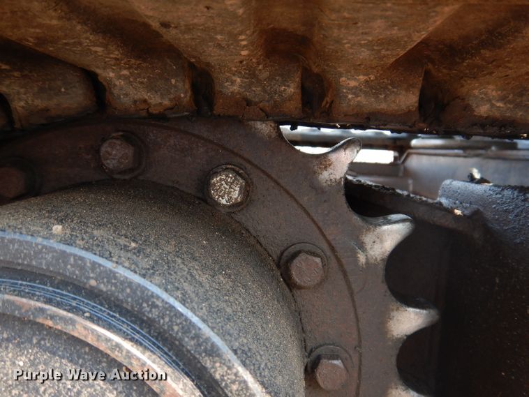 image for item IQ9741 2006 Bobcat 331  mini excavator