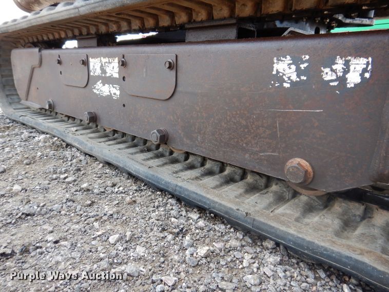 image for item IQ9741 2006 Bobcat 331  mini excavator