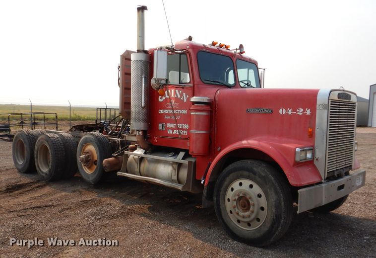 image for item IQ9742 1988 Freightliner FLC12064T  semi truck