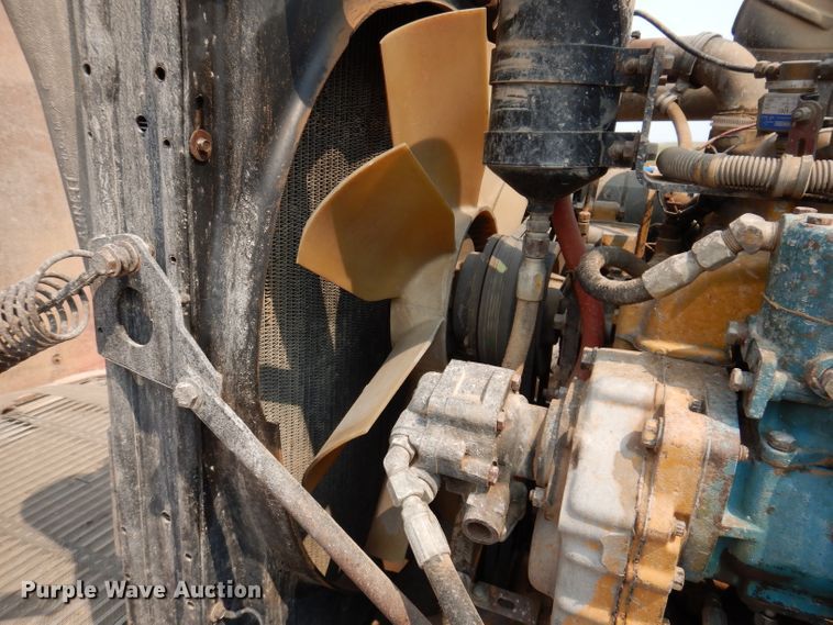 image for item IQ9742 1988 Freightliner FLC12064T  semi truck