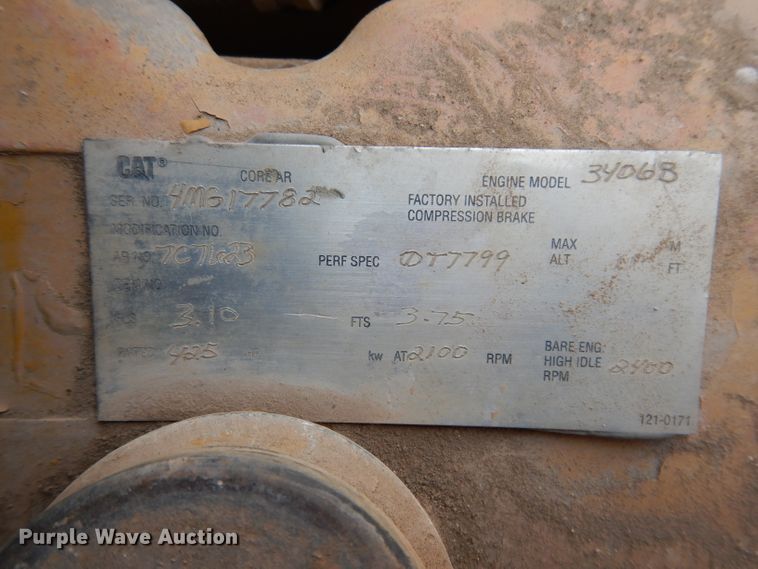 image for item IQ9742 1988 Freightliner FLC12064T  semi truck