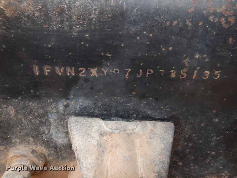 image for item IQ9742 1988 Freightliner FLC12064T  semi truck