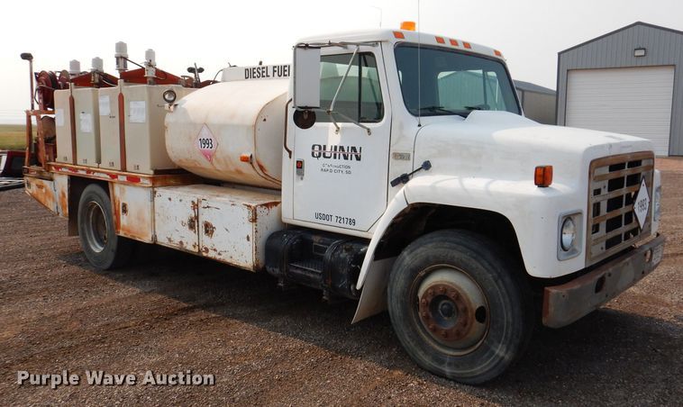 image for item IQ9743 1987 International S1700  fuel / lube truck