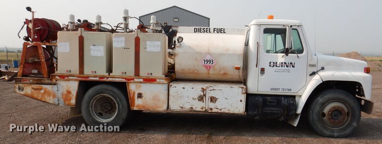 image for item IQ9743 1987 International S1700  fuel / lube truck