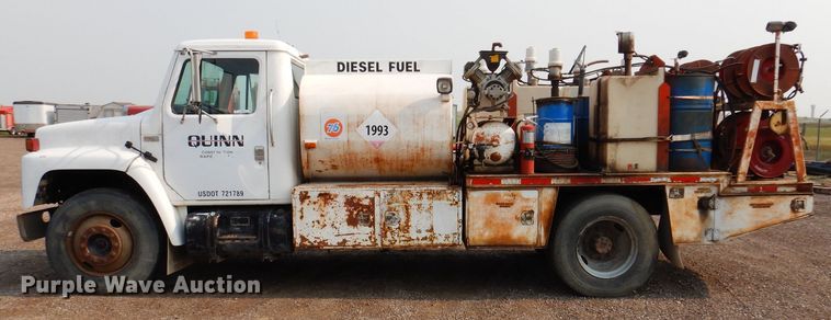 image for item IQ9743 1987 International S1700  fuel / lube truck