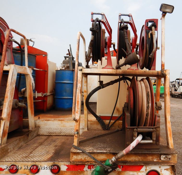 image for item IQ9743 1987 International S1700  fuel / lube truck