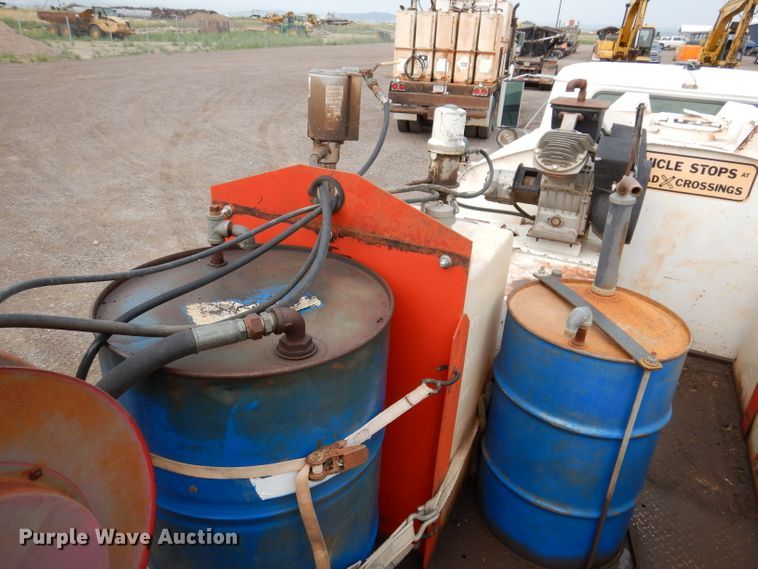 image for item IQ9743 1987 International S1700  fuel / lube truck