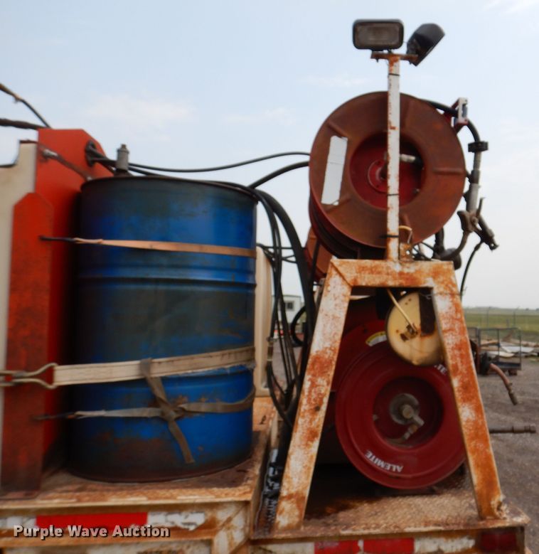 image for item IQ9743 1987 International S1700  fuel / lube truck