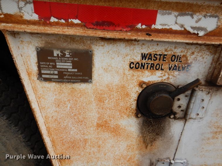 image for item IQ9743 1987 International S1700  fuel / lube truck