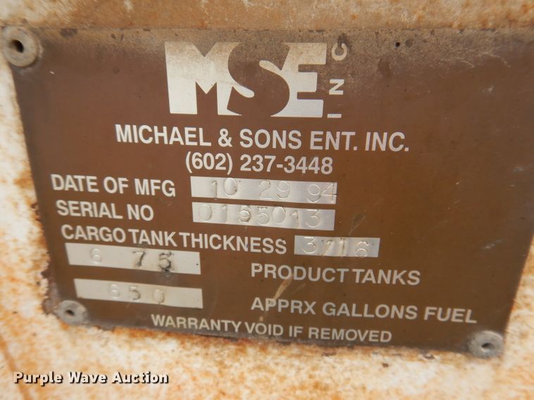 image for item IQ9743 1987 International S1700  fuel / lube truck