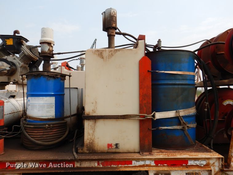 image for item IQ9743 1987 International S1700  fuel / lube truck