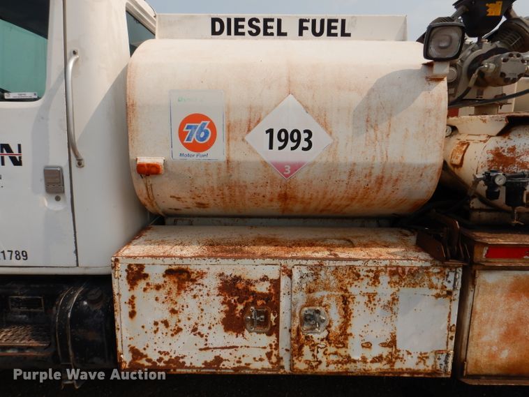 image for item IQ9743 1987 International S1700  fuel / lube truck