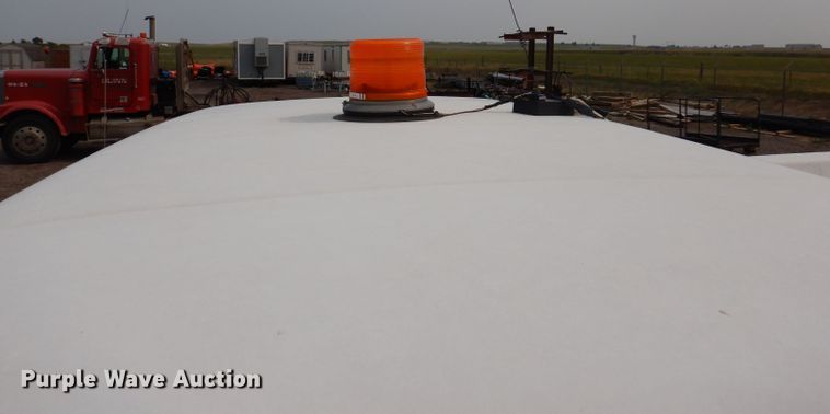 image for item IQ9743 1987 International S1700  fuel / lube truck