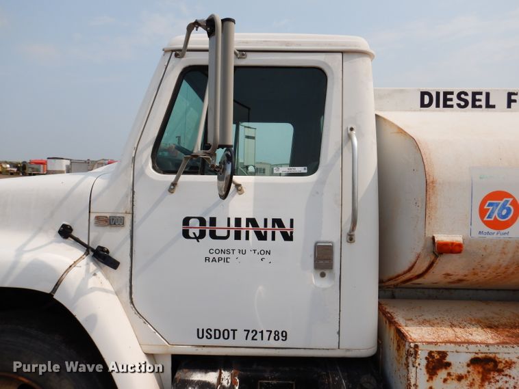 image for item IQ9743 1987 International S1700  fuel / lube truck