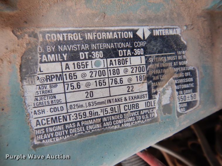 image for item IQ9743 1987 International S1700  fuel / lube truck