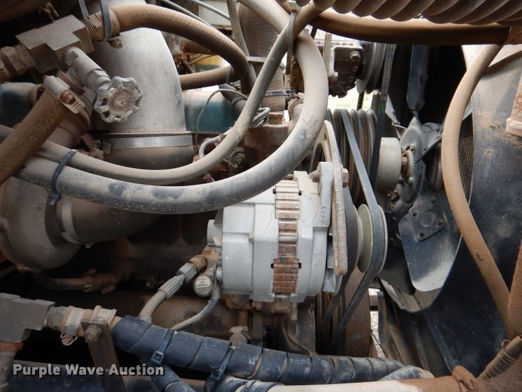 image for item IQ9743 1987 International S1700  fuel / lube truck