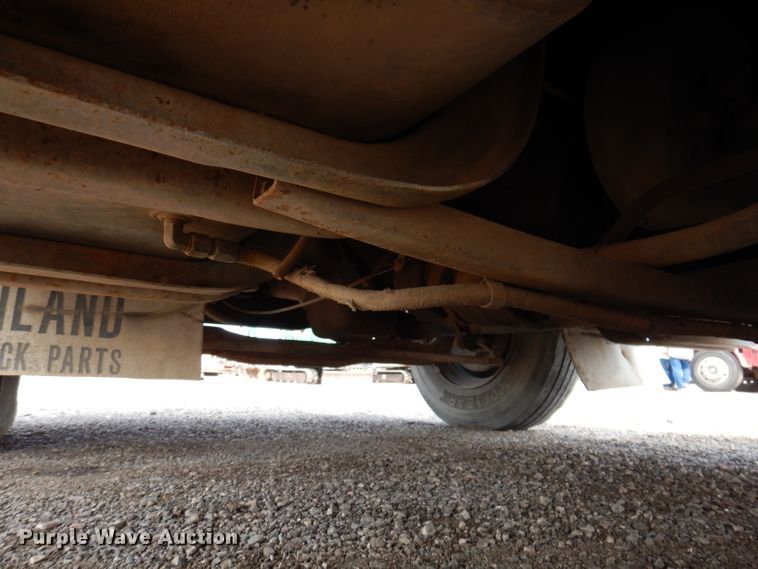 image for item IQ9743 1987 International S1700  fuel / lube truck