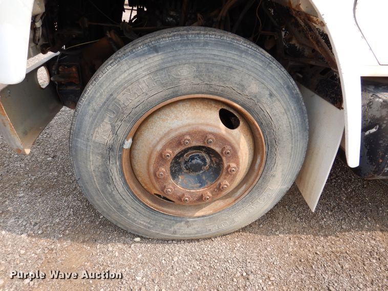 image for item IQ9743 1987 International S1700  fuel / lube truck