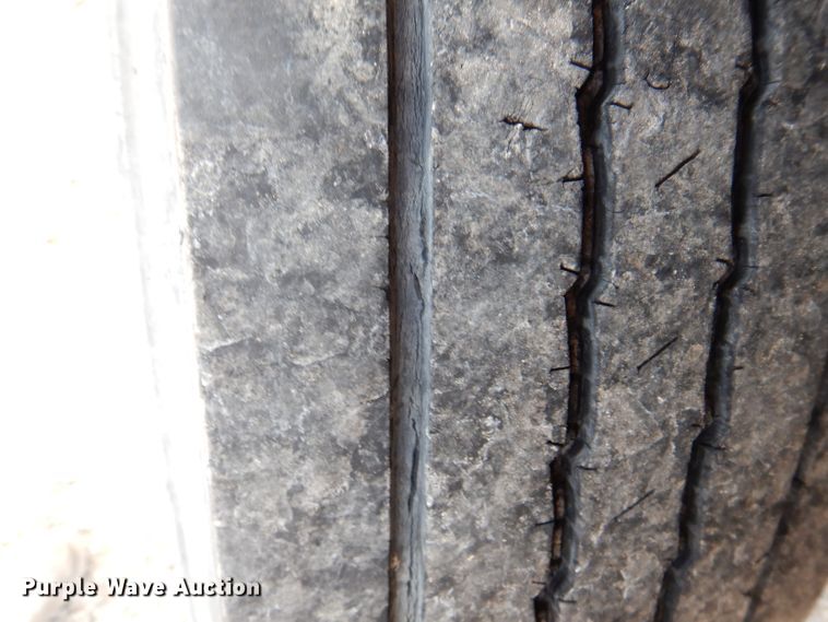 image for item IQ9743 1987 International S1700  fuel / lube truck