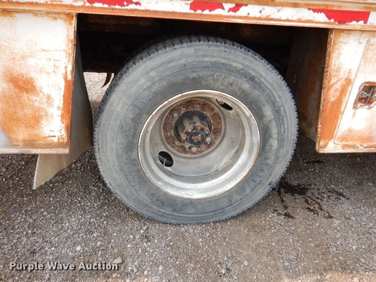 image for item IQ9743 1987 International S1700  fuel / lube truck