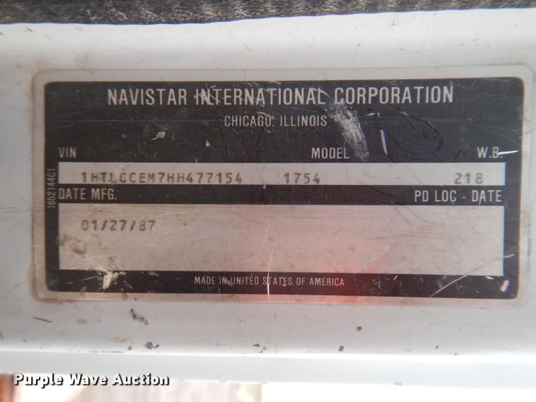 image for item IQ9743 1987 International S1700  fuel / lube truck