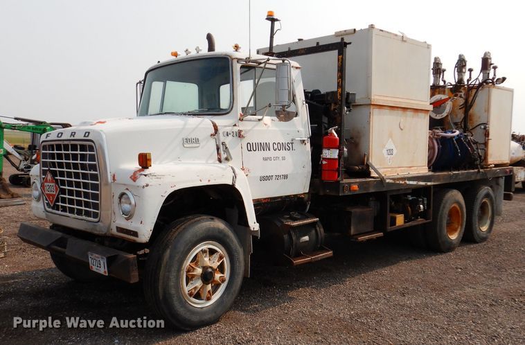 image for item IQ9744 1979 Ford 8000  fuel / lube truck