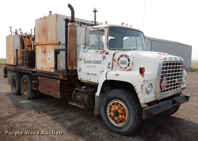 image for item IQ9744 1979 Ford 8000  fuel / lube truck