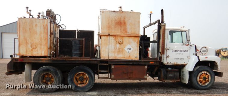 image for item IQ9744 1979 Ford 8000  fuel / lube truck